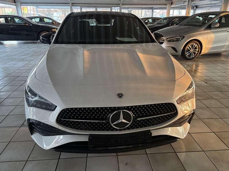 Gebraucht Mercedes CLA200 AMG Line Premium 163 PS (119 kW) 2024 Unilack polarweiß Coupé