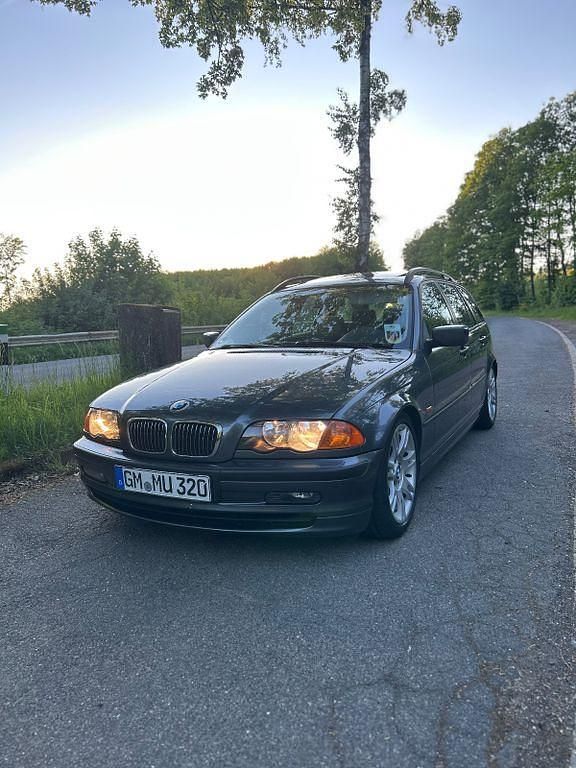 Grau Gebraucht 2000 BMW 320 Performance Kombi | 2.200 € (Guter Preis) - Bild 1/4