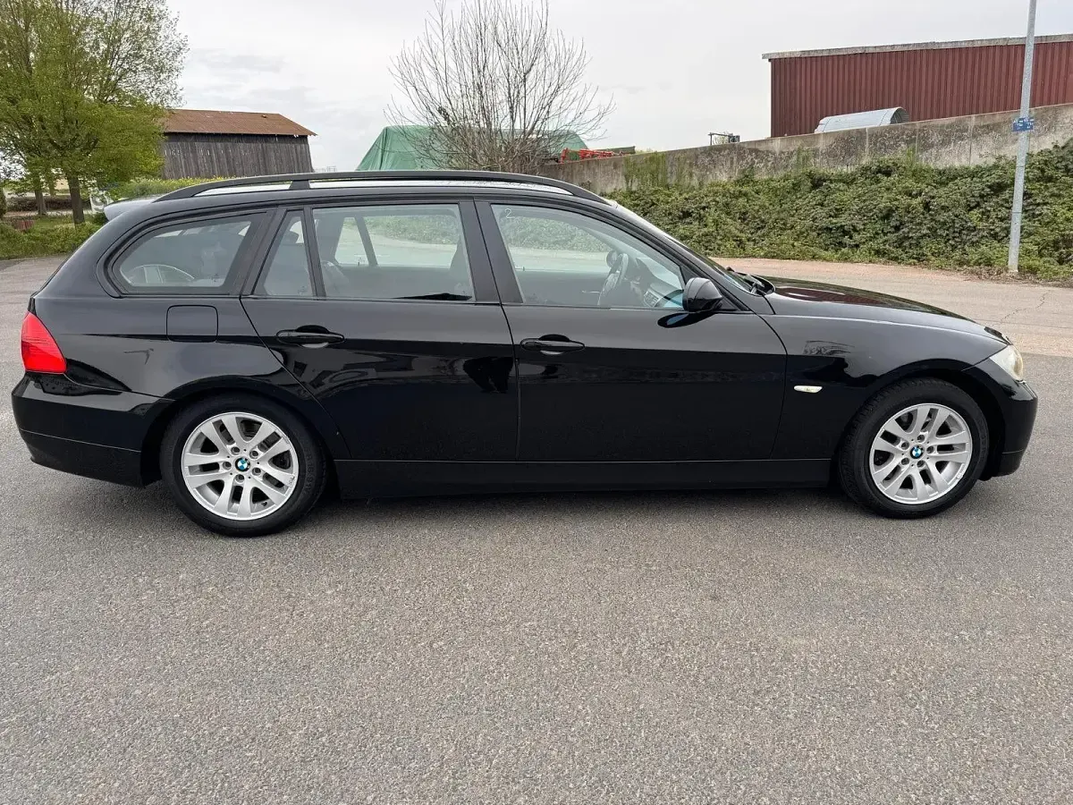 Gebraucht BMW 318 Advantage 143 PS (105 kW) 2007 Schwarz Kombi