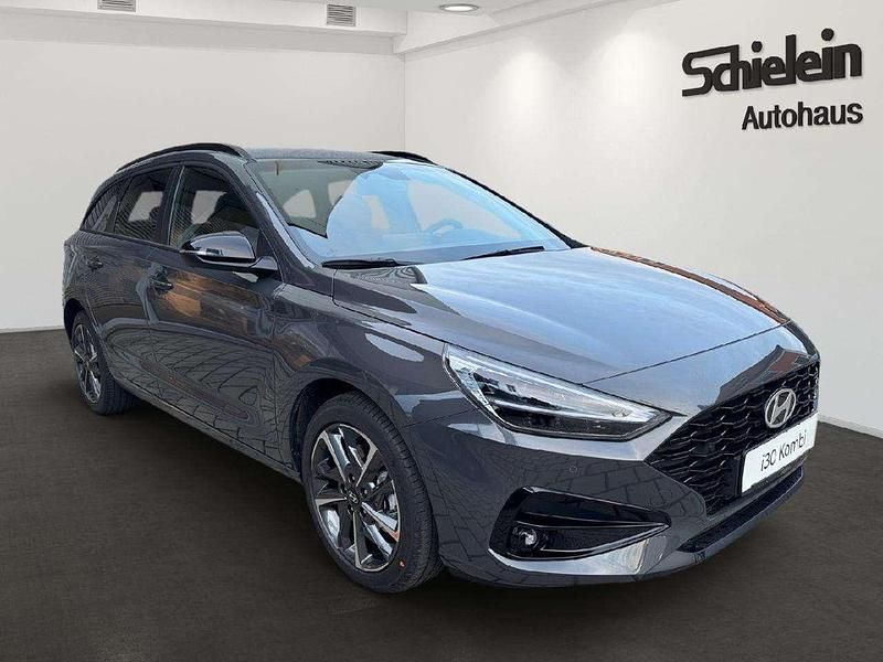 Gebraucht Hyundai i30 Advantage 140 PS (102 kW) 2024 Ecotronic grey / mic Kombi