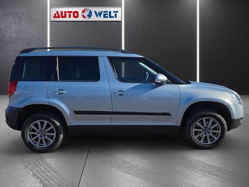 Gebraucht Skoda Yeti Active 122 PS (89 kW) 2012 Blau SUV