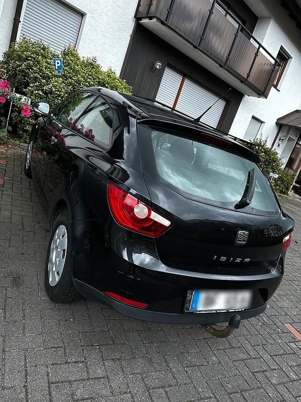 Schwarz Gebraucht 2011 Seat Ibiza Kleinwagen | 900 € (Superpreis) - Bild 1/4