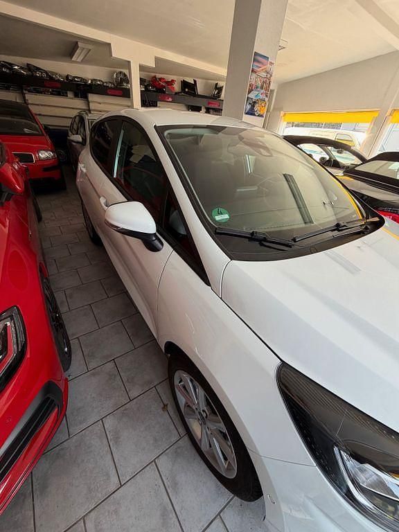 Gebraucht Ford Fiesta Cool & Connect 101 PS (74 kW) 2023 Weiß Kleinwagen