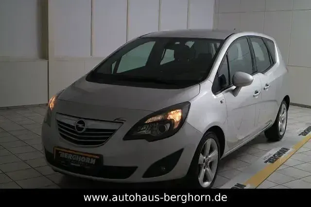 Gebraucht Opel Meriva Innovation 140 PS (102 kW) 2010 Silber Van / Kleinbus