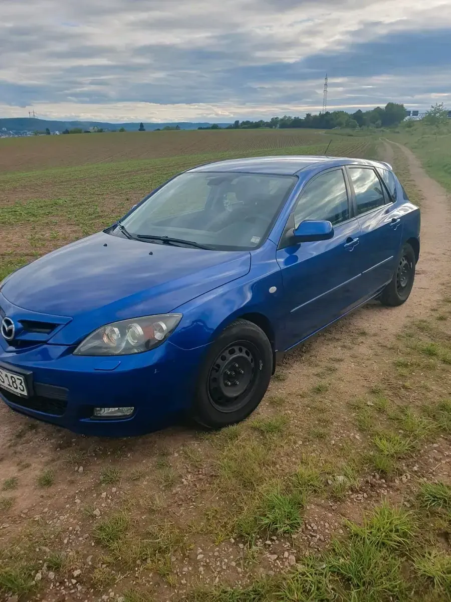 Używany Mazda 3 107 KM (78 kW) 2008 Niebieski Hatchback