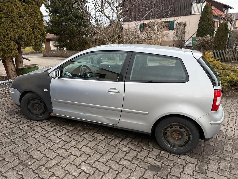 Gebraucht VW Polo 70 PS (51 kW) 2001 Silber Kleinwagen