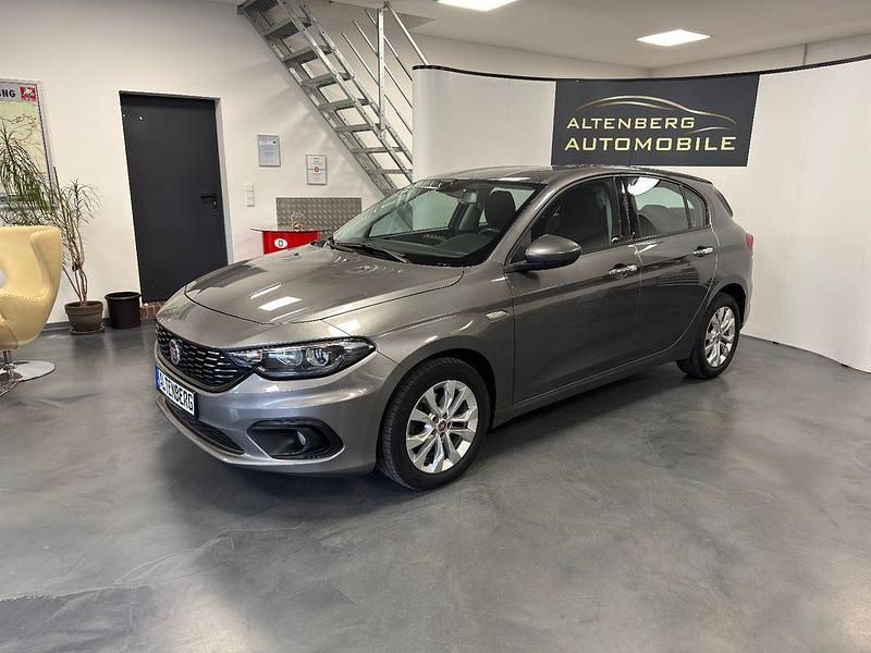 Gebraucht Fiat Tipo Lounge 120 PS (88 kW) 2016 Grau Limousine