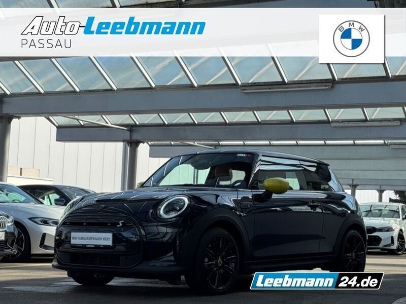 Schwarz Gebraucht 2023 Mini Cooper SE Kleinwagen | 20.975 € (Guter Preis) - Bild 1/4
