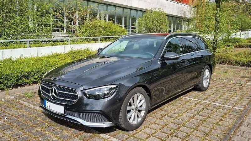 Gebraucht Mercedes E200 160 PS (117 kW) 2023 Grau Kombi