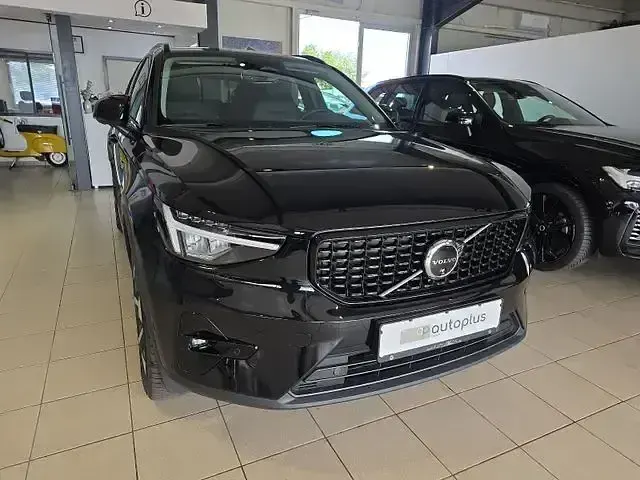 Gebraucht Volvo XC40 Plus 197 PS (144 kW) 2024 Onyx black SUV