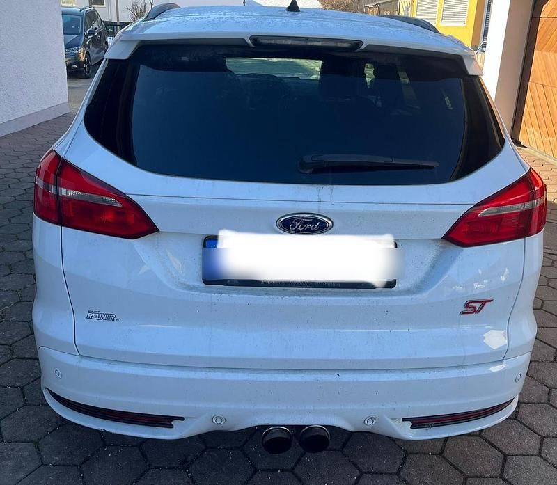 Gebraucht Ford Focus Sport 250 PS (183 kW) 2016 Weiß Kombi