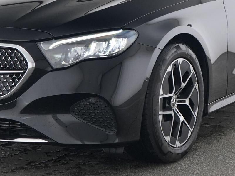 Gebraucht Mercedes E200 Avantgarde 204 PS (150 kW) 2024 Schwarz Limousine