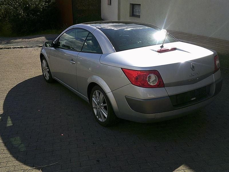 Gebraucht Renault Mégane Cabriolet Dynamique 131 PS (96 kW) 2006 Silber Cabrio