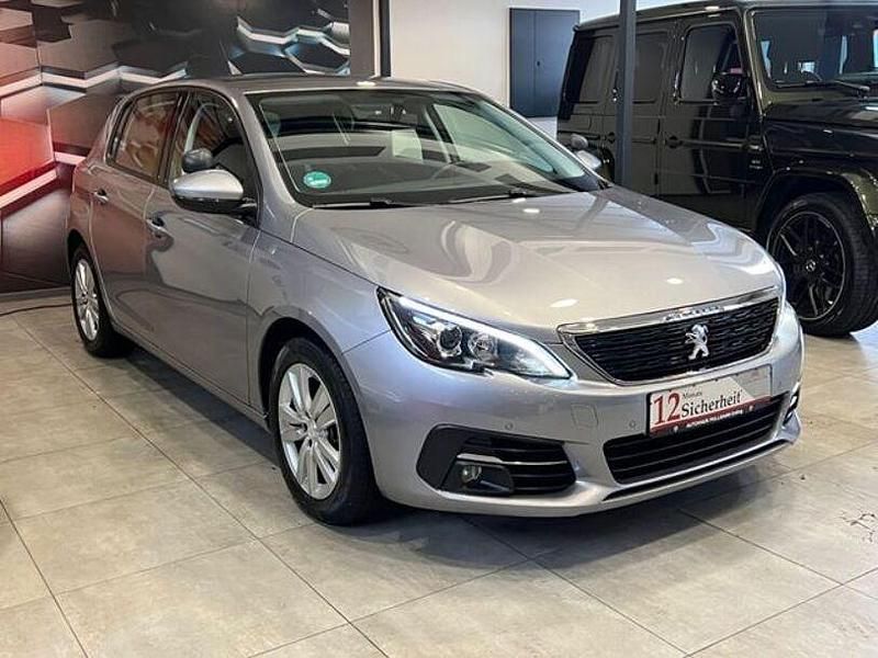Gebraucht Peugeot 308 Active 131 PS (96 kW) 2020 Grau Kleinwagen