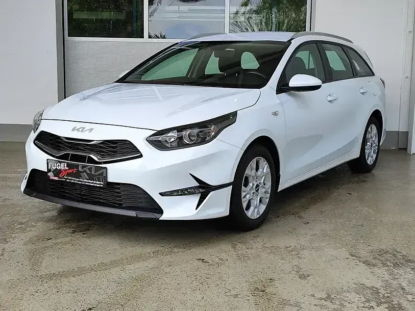 Gebraucht Kia Ceed Sportswagon Play 101 PS (74 kW) 2024 Weiß Kombi