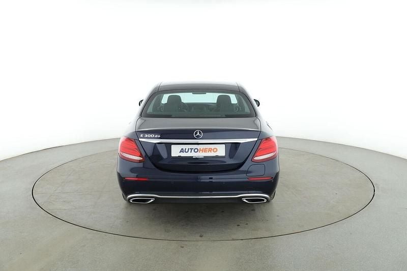 Gebraucht Mercedes E300 Avantgarde 258 PS (189 kW) 2019 Blau Limousine