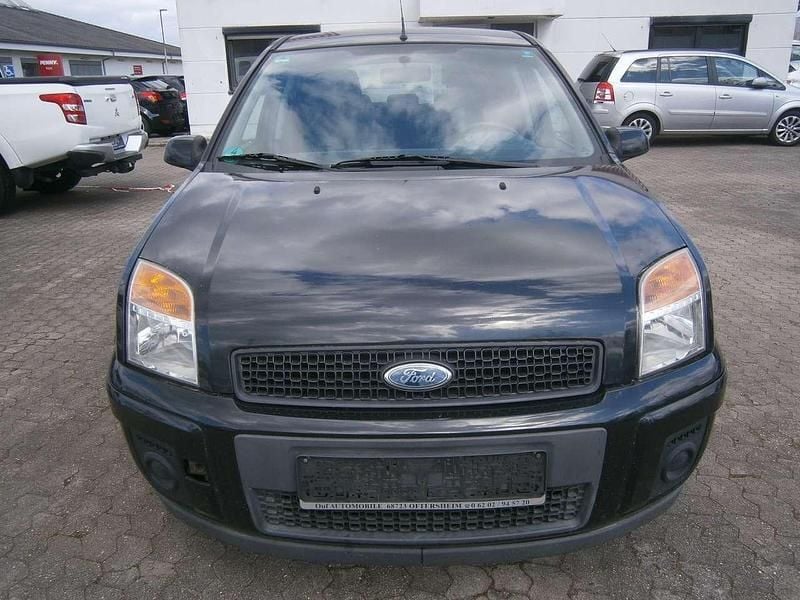 Pantherschwarz metallic Gebraucht 2009 Ford Fusion Kleinwagen | 2.199 € (Fairer Preis) - Bild 1/4