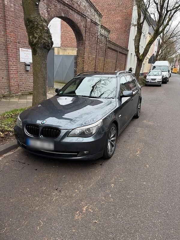 Grau Gebraucht 2008 BMW 530 Comfort Edition Kombi | 5.000 € (Superpreis) - Bild 1/4