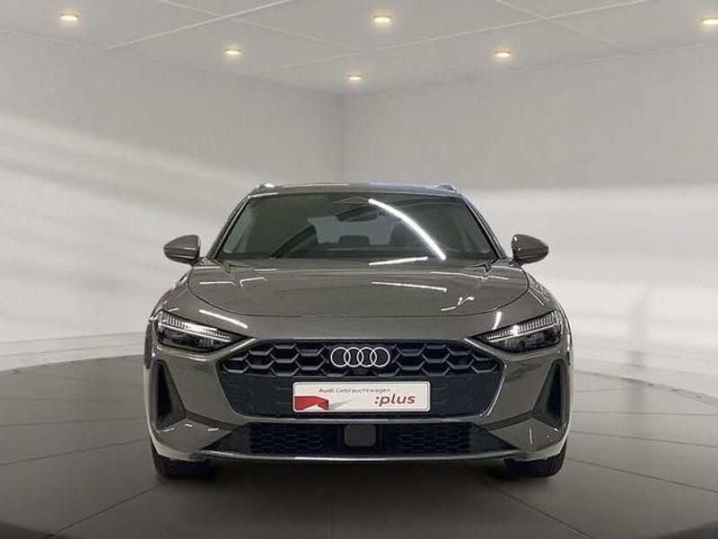 Gebraucht Audi A5 Sport 204 PS (150 kW) 2025 Grau Kombi