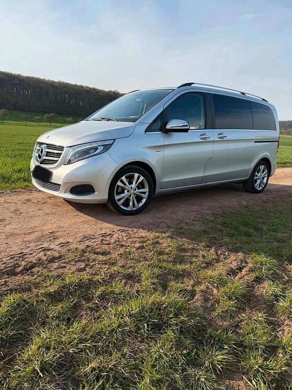 Gebraucht Mercedes V250 190 PS (139 kW) 2017 Silber Van / Kleinbus