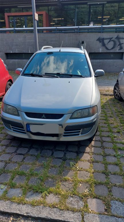 Silber Gebraucht 2005 Mitsubishi Space Star Intense Van / Kleinbus | 3.900 € (Teuer) - Bild 1/4