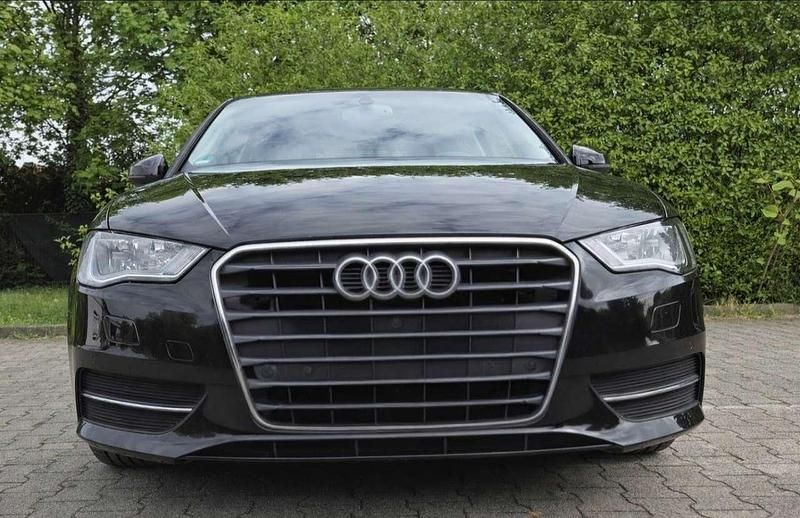 Gebraucht Audi A3 Attraction 110 PS (80 kW) 2015 Limousine