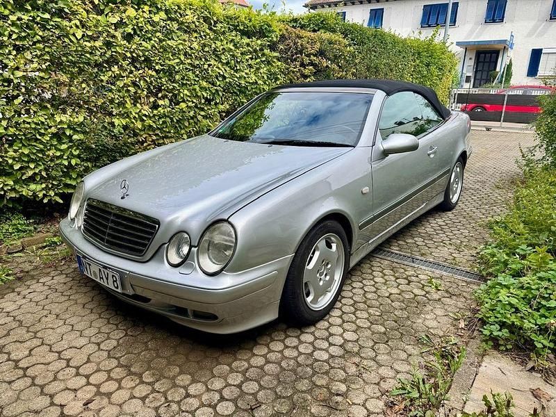 Silber Gebraucht 1999 Mercedes CLK320 Elegance Cabrio | 5.500 € (Fairer Preis) - Bild 1/4