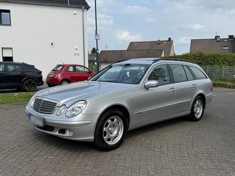 Second-hand Mercedes E200 163 CP (119 kW) 2004 Argintiu Break