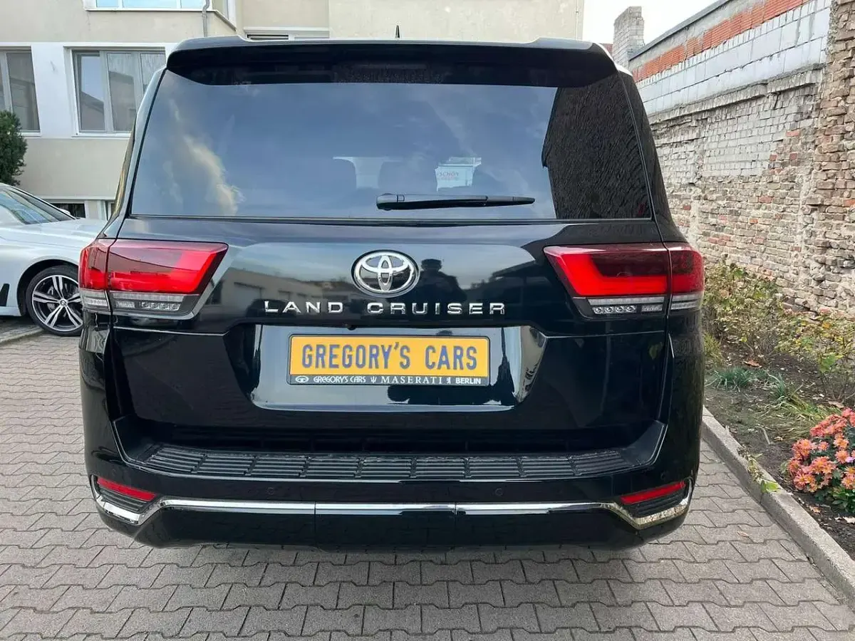 Neu Toyota Land Cruiser 415 PS (305 kW) 2026 Schwarz SUV