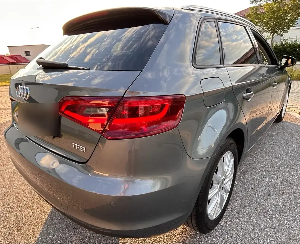 Gebraucht Audi A3 Sportback 140 PS (102 kW) 2013 Silber Kleinwagen
