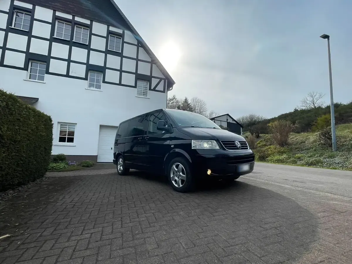 Gebraucht VW T5 Highline 174 PS (127 kW) 2009 Schwarz Van