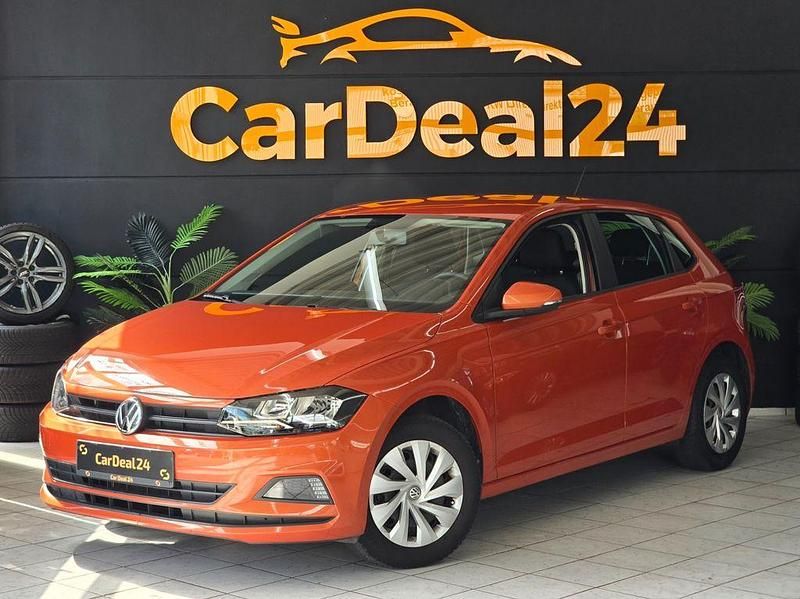 Orange Gebraucht 2018 VW Polo Trendline Limousine | 10.999 € (Guter Preis) - Bild 1/4