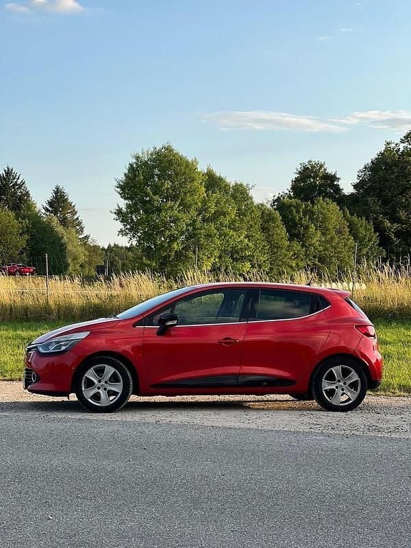 Gebraucht Renault Clio IV LIMITED 90 PS (66 kW) 2015 Rot Kleinwagen