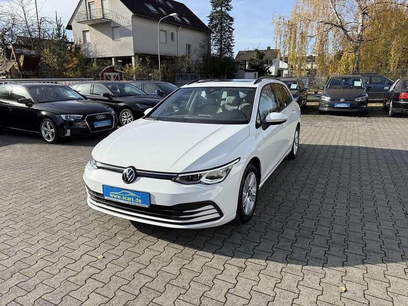 Pure white Gebraucht 2021 VW Golf VIII Life Kombi | 20.900 € (Fairer Preis) - Bild 1/4