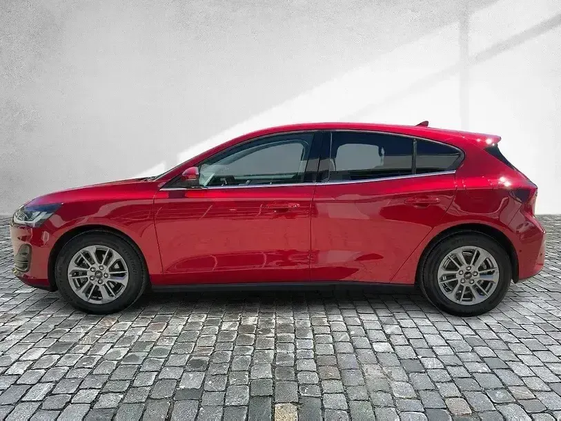 Gebraucht Ford Focus Titanium 155 PS (114 kW) 2025 Fantastic red metallic Limousine