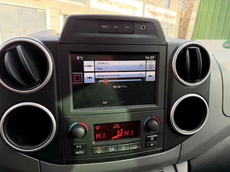 Gebraucht Citroën Berlingo Shine 110 PS (80 kW) 2017 Blau Van / Kleinbus