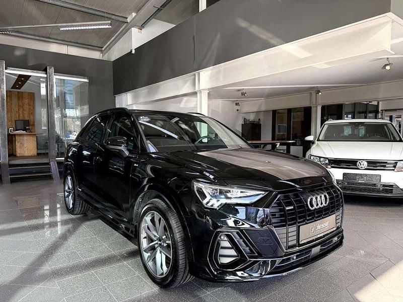 Gebraucht Audi Q3 S-Line 230 PS (169 kW) 2019 Mythosschwarz metallic (metallic) SUV
