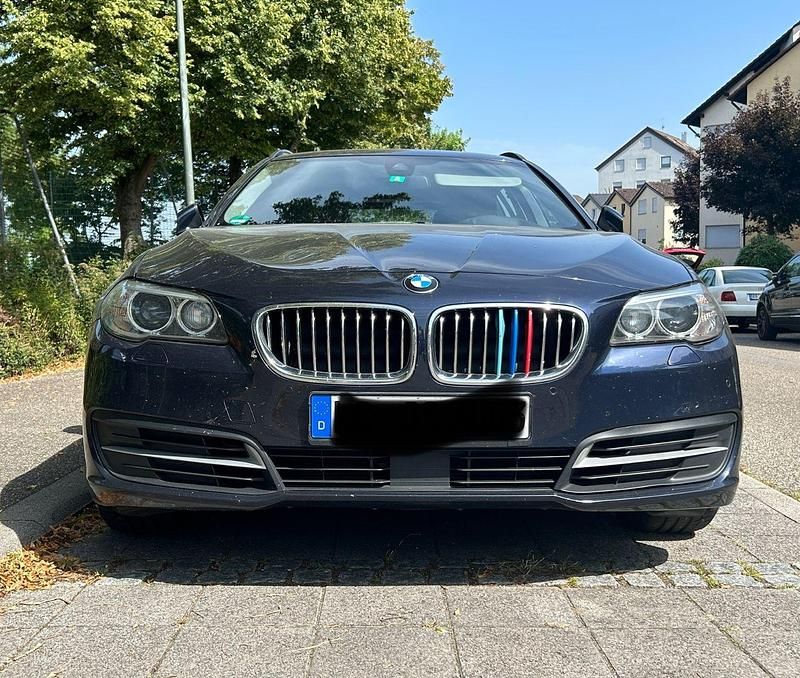 Blau Gebraucht 2014 BMW 520 Kombi | 12.997 € (Fairer Preis) - Bild 1/4