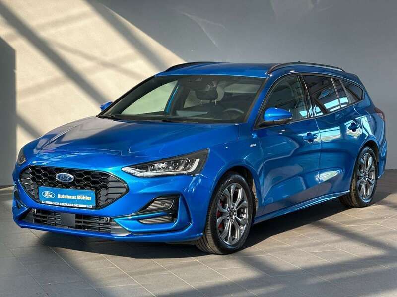 Dynamic blau Gebraucht 2024 Ford Focus ST-Line X Kombi | 28.990 € (Fairer Preis) - Bild 1/4