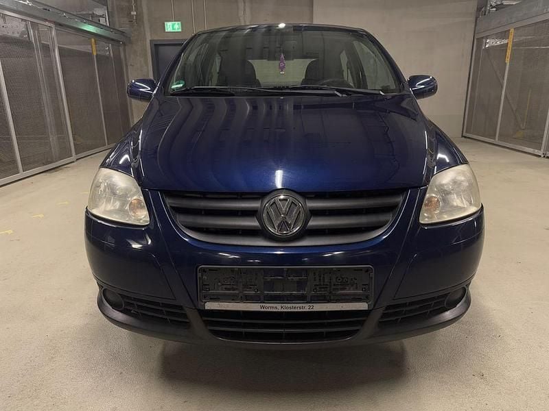 Gebraucht VW Fox 54 PS (39 kW) 2005 Blau Kleinwagen