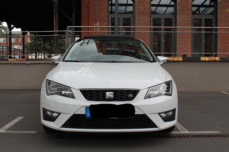 Weiß Gebraucht 2015 Seat Leon SC FR Kleinwagen | 8.900 € (Fairer Preis) - Bild 1/4