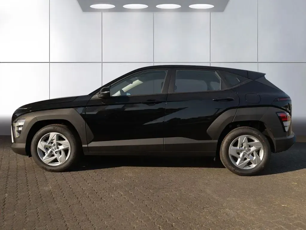 Neu Hyundai Kona Select 139 PS (102 kW) 2026 Schwarz SUV