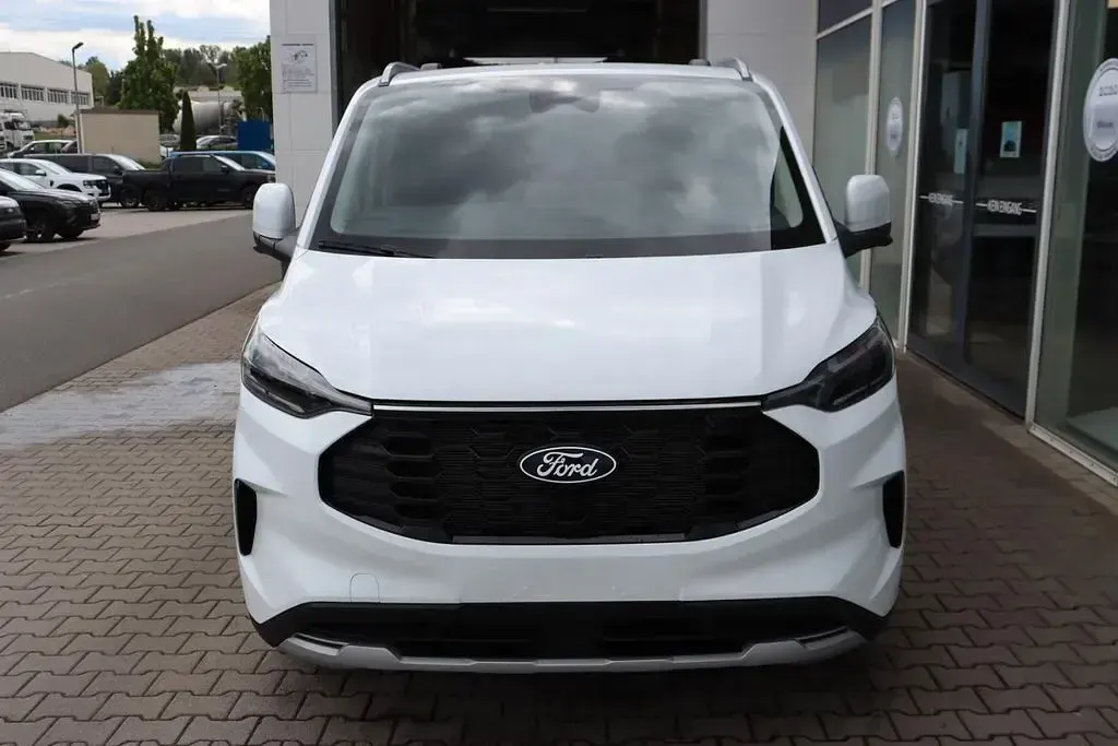 Ny Ford Tourneo Active 170 HK (125 kW) 2026 Hvid MPV
