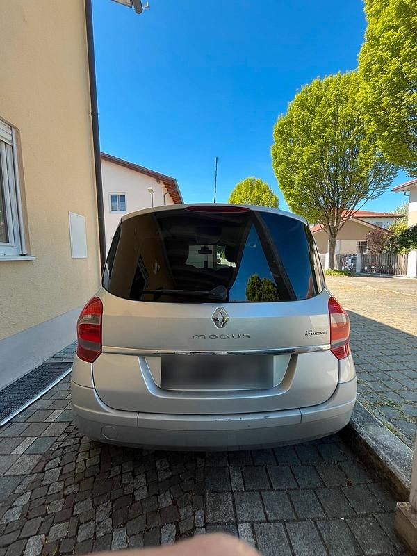 Second-hand Renault Modus 100 CP (73 kW) 2007 Argintiu Monovolum