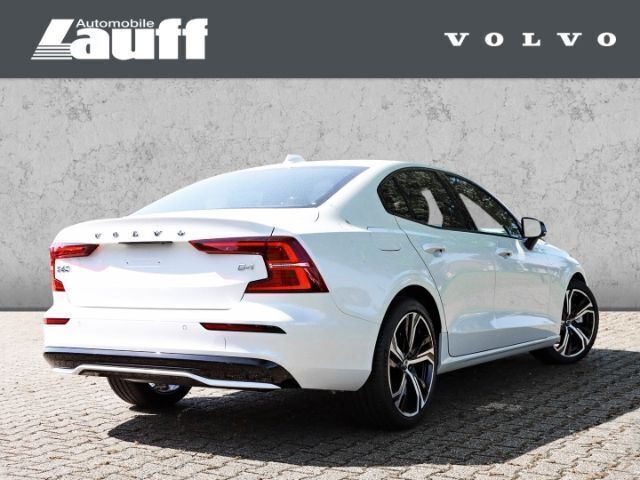 Gebraucht Volvo S60 Plus 197 PS (144 kW) 2024 Weiss Limousine