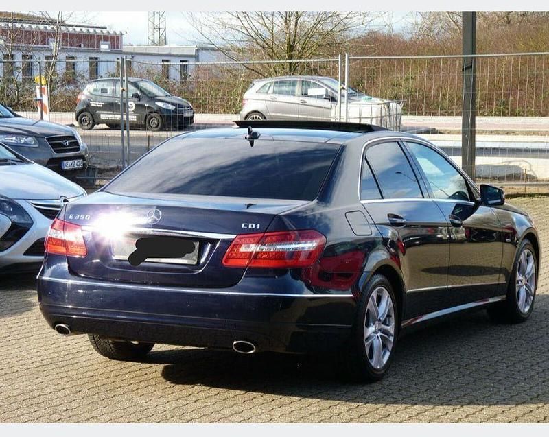 Gebraucht Mercedes E350 231 PS (169 kW) 2010 Blau Limousine
