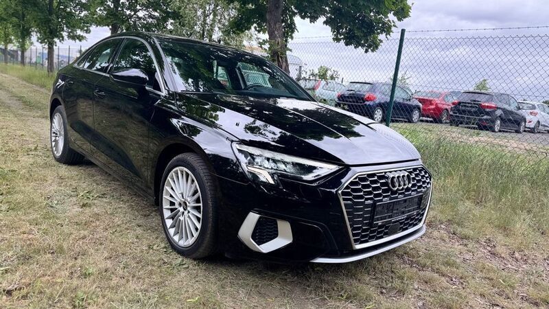 Schwarz Gebraucht 2022 Audi A3 Advanced Limousine | 18.499 € (Guter Preis) - Bild 1/4