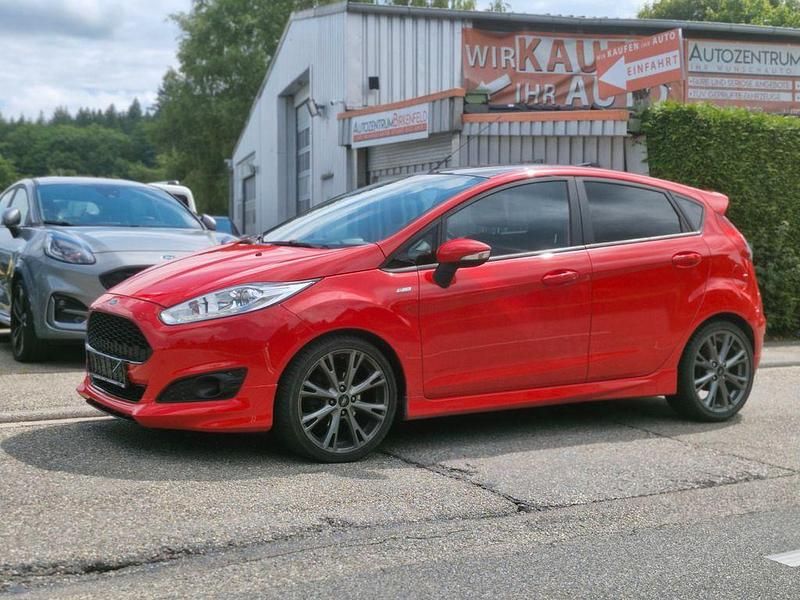 Rot Gebraucht 2016 Ford Fiesta ST-Line Kleinwagen | 8.290 € (Fairer Preis) - Bild 1/4
