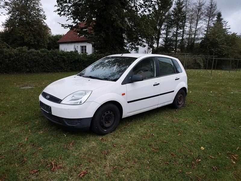 Weiß Gebraucht 2002 Ford Fiesta Kleinwagen | 480 € (Guter Preis) - Bild 1/4