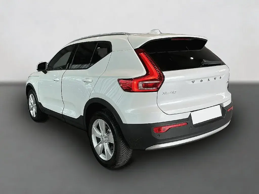 Gebraucht Volvo XC40 Core 163 PS (119 kW) 2024 Weiß SUV
